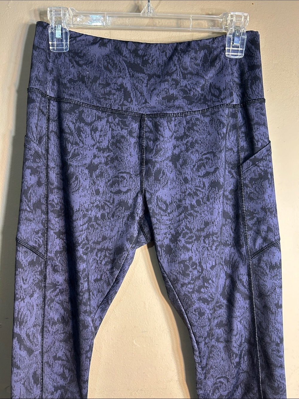 VOGO Athletica Purple and Black Printed Women’s Leggings Size Medium
